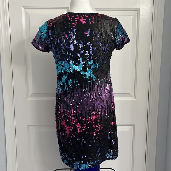 D. Signed Disney Girl’s Short Sleeve Multicolor Sequin Dress Size XL - Picture 5 of 11